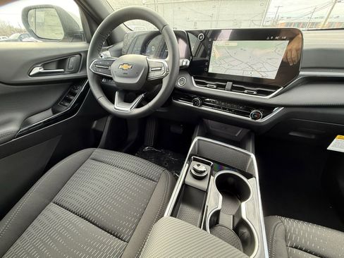 New 2026 Chevrolet Equinox LT w/ Safety and Technology Package image 3