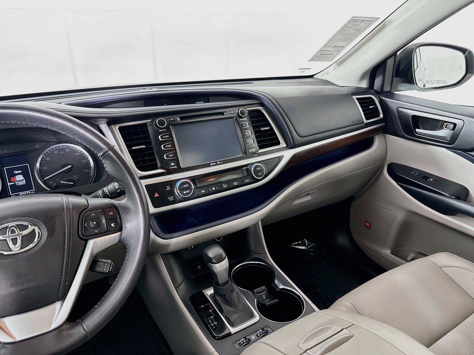 Used 2015 Toyota Highlander Limited FWD image 34