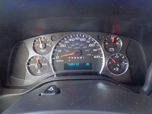 Used 2018 Chevrolet Express 3500 LS RWD image 39