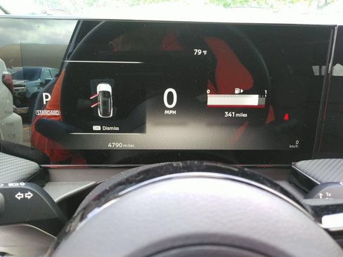 Used 2025 Nissan Kicks SR FWD image 11