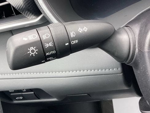 Used 2025 Toyota Highlander XSE AWD/4WD image 25