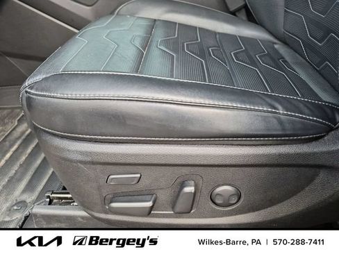 Certified 2022 Kia Telluride SX w/ SX Prestige Package AWD/4WD image 14
