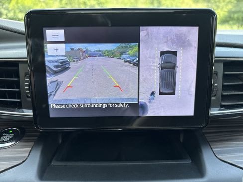 Used 2020 Ford Explorer Limited w/ Class III Trailer Tow Package AWD/4WD image 17