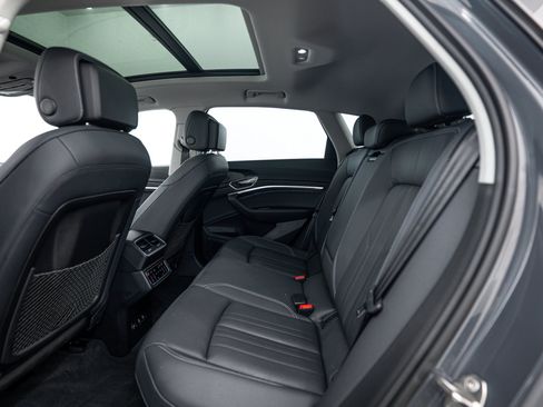 Certified 2024 Audi Q8 e-tron Premium Plus AWD/4WD image 18