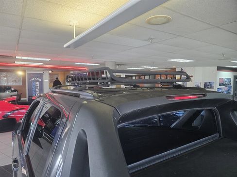 Used 2011 Chevrolet Avalanche LS image 29