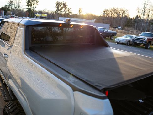 Used 2024 GMC Hummer EV 3X w/ Extreme Off-Road Package image 19