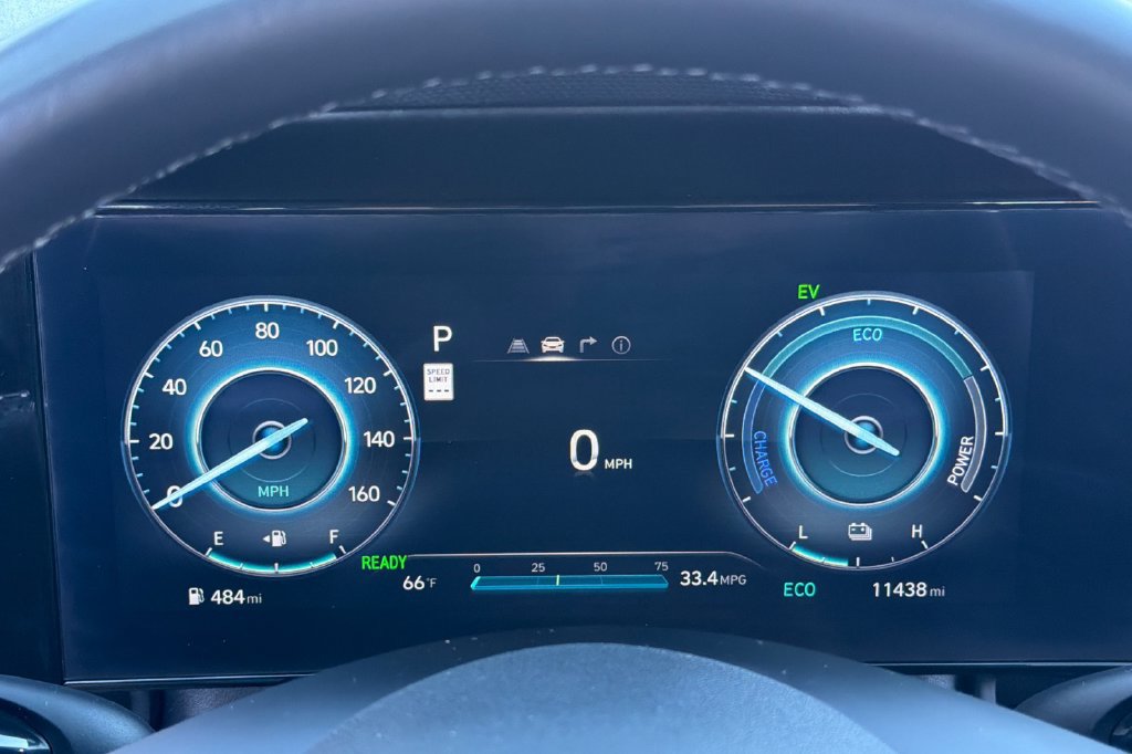 Certified 2025 Hyundai Elantra SEL w/ Cargo Package FWD image 25