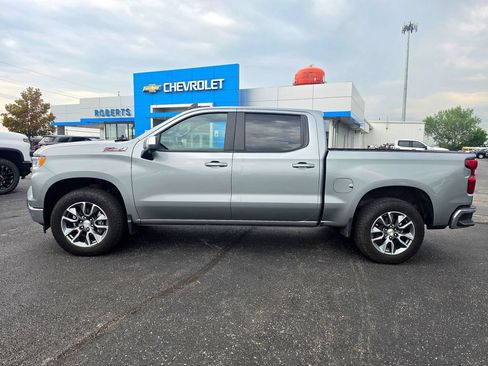 Used 2025 Chevrolet Silverado 1500 LT AWD/4WD image 3