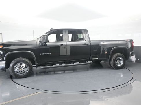 Used 2024 Chevrolet Silverado 3500 LT image 2