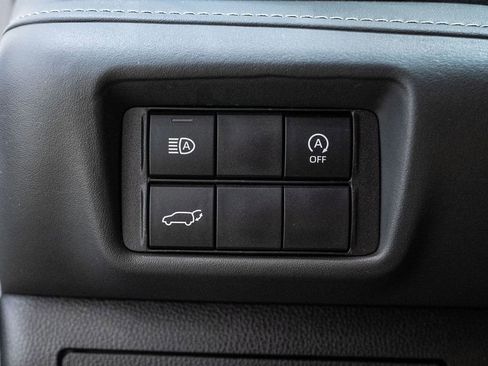 Certified 2024 Toyota Highlander XLE image 21