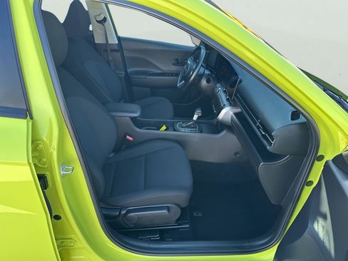 Used 2025 Hyundai Kona SEL image 19