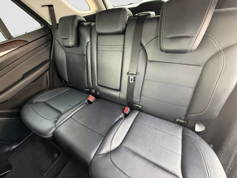 Used 2015 Mercedes-Benz ML 350 4MATIC w/ Premium 1 Package image 15