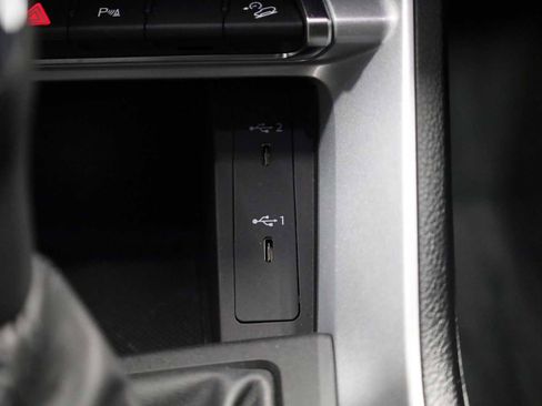 Used 2023 Audi Q3 2.0T Premium image 32