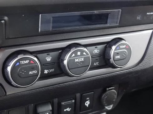 Used 2023 Toyota Tacoma TRD Sport image 15