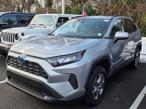 Used 2022 Toyota RAV4 LE image 3