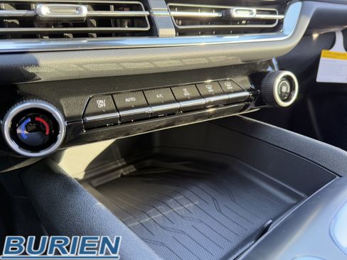 New 2026 Chevrolet Equinox EV LT image 17