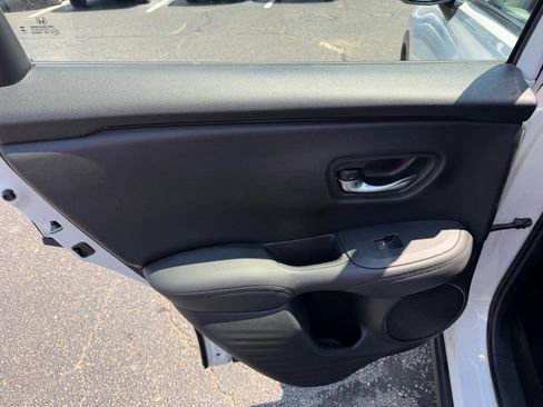 Used 2025 Honda HR-V LX image 17
