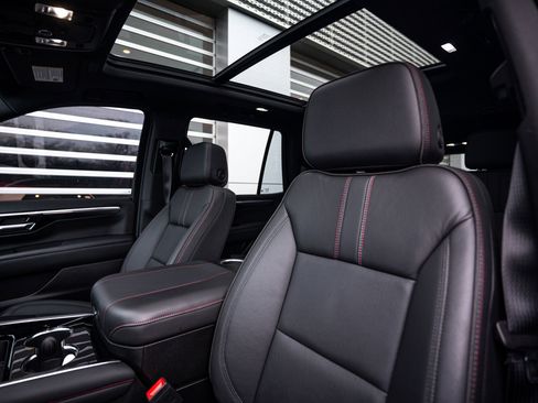 Used 2025 Chevrolet Tahoe RST w/ RST Capability Package image 13