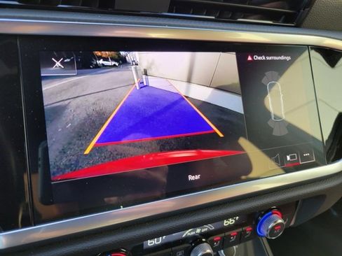 Used 2024 Audi Q3 2.0T Premium image 36