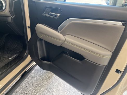 Used 2024 Chevrolet Colorado ZR2 w/ Technology Package image 34