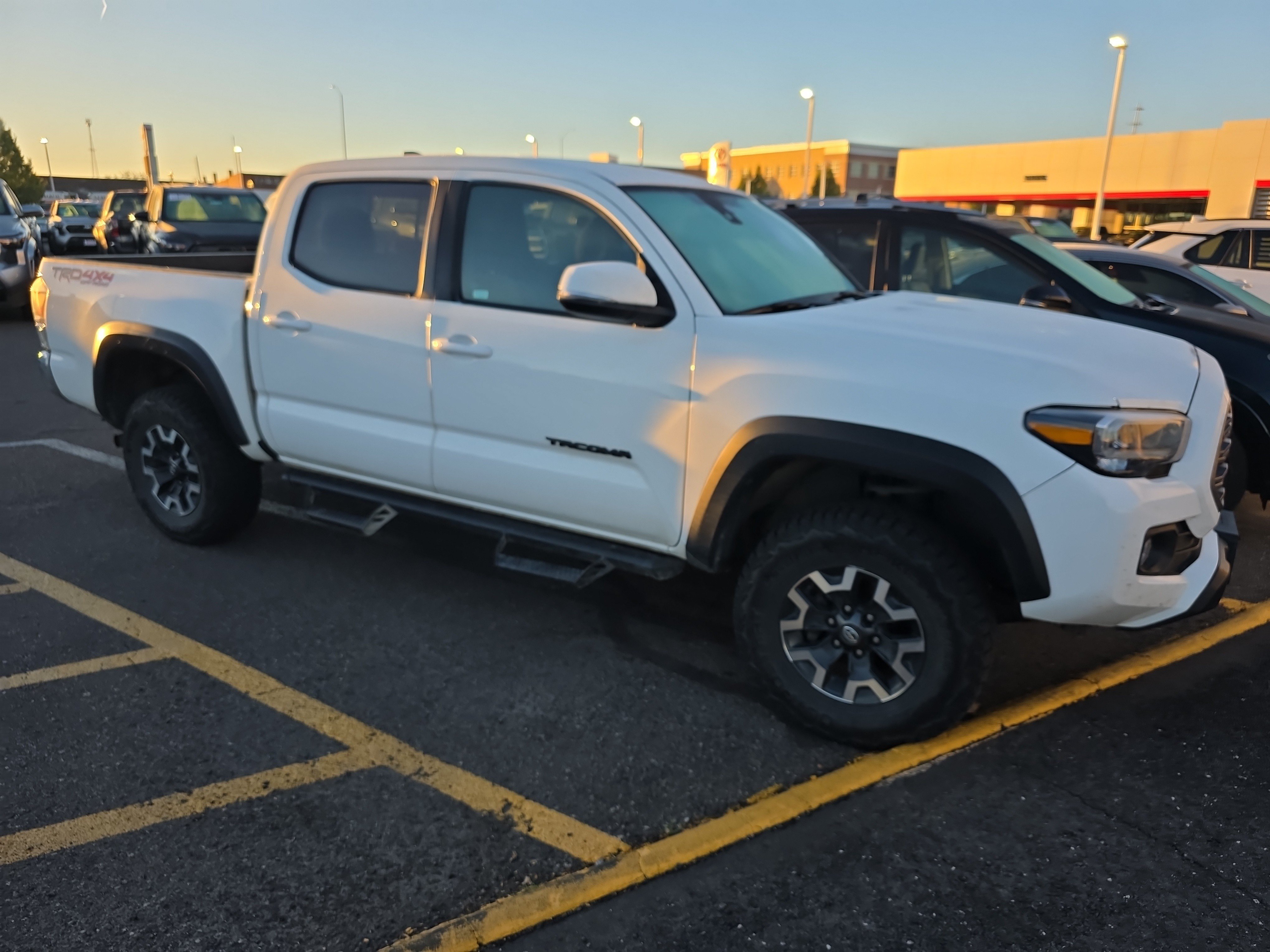 Used 2023 Toyota Tacoma TRD Off-Road AWD/4WD image 1