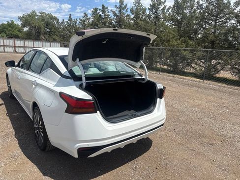 Used 2025 Nissan Altima 2.5 SV FWD image 33