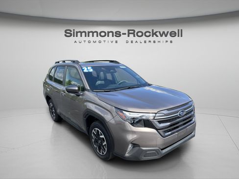 Used 2025 Subaru Forester Premium AWD/4WD image 7