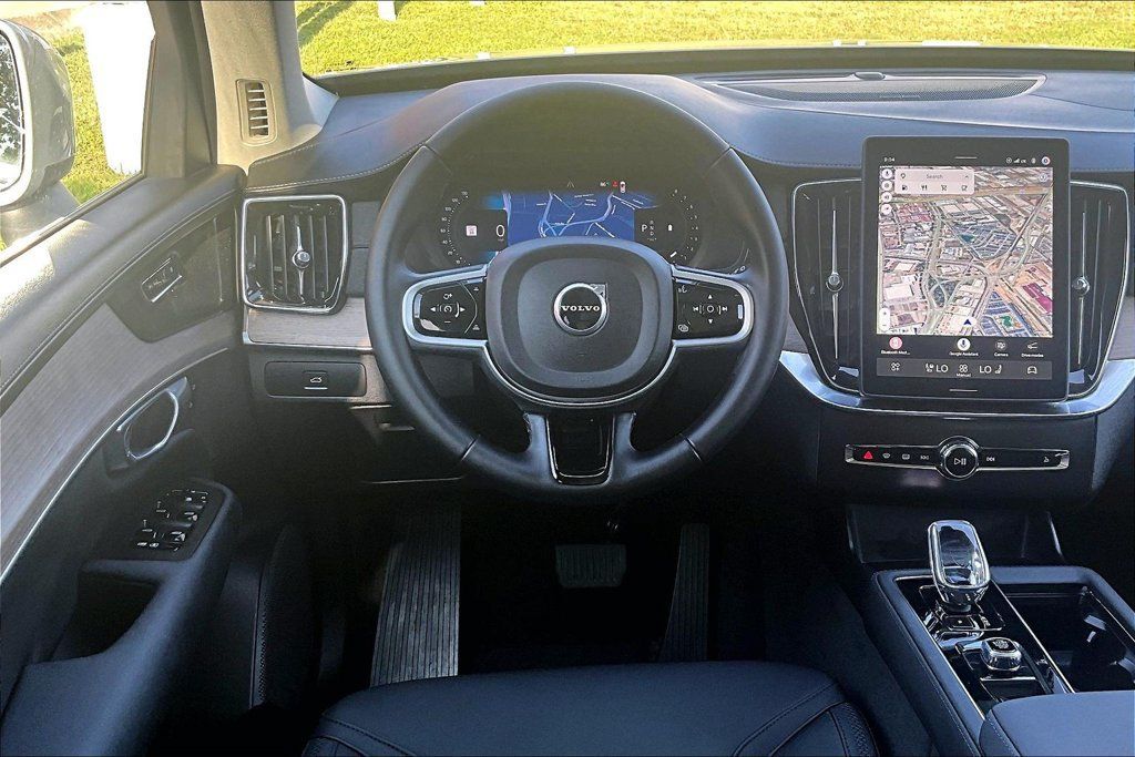 Certified 2026 Volvo XC90 B6 Plus AWD/4WD image 7