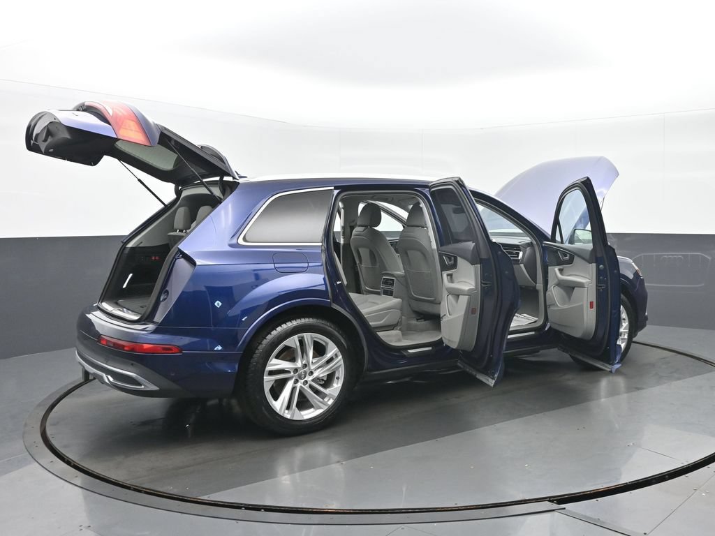 Used 2020 Audi Q7 3.0T Prestige w/ Prestige Package AWD/4WD image 39