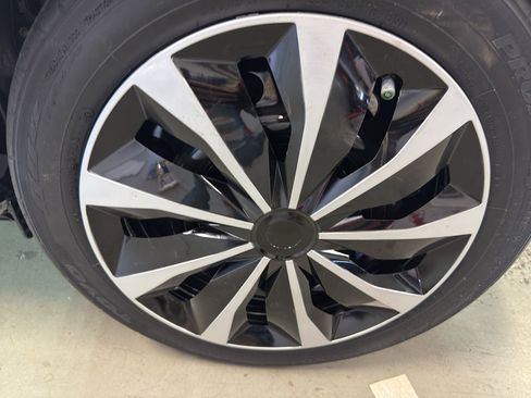 Used 2014 Toyota Corolla LE FWD image 30