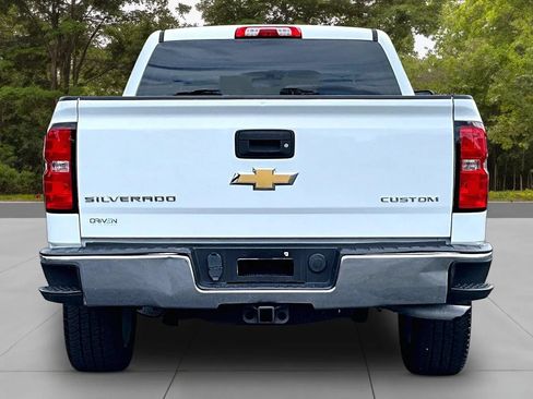Used 2018 Chevrolet Silverado 1500 Custom w/ Custom Value Package RWD image 4