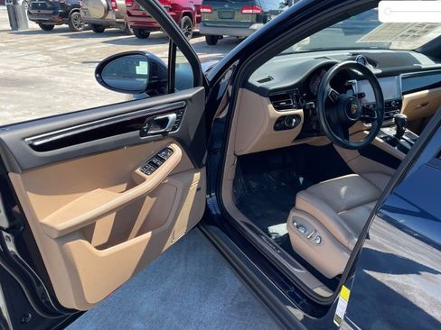 Used 2023 Porsche Macan S w/ Premium Package Plus AWD/4WD image 2