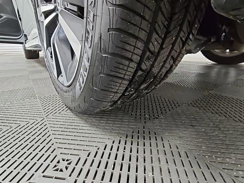 Used 2024 Honda Civic EX-L image 40