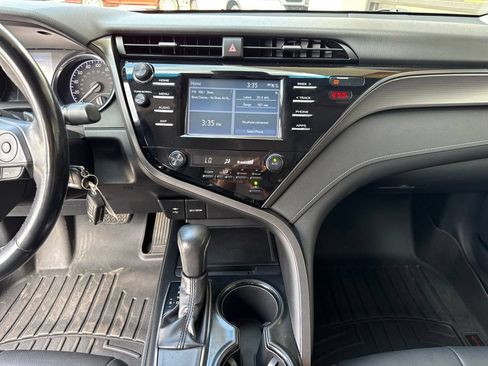 Used 2019 Toyota Camry SE FWD image 15