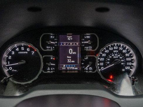 Used 2018 Toyota Tundra SR5 w/ SR5 Upgrade Package image 20