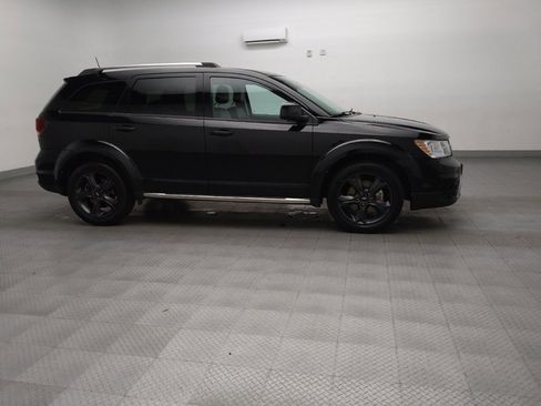 Used 2019 Dodge Journey Crossroad w/ Family Entertainment Group FWD image 11