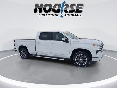 Used 2024 Chevrolet Silverado 1500 High Country w/ Technology Package image 2