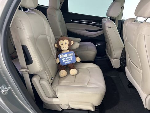 Used 2019 Buick Enclave Essence w/ LPO, Luxury Package image 22