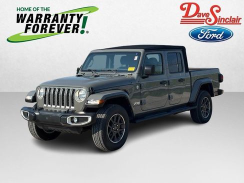 Used 2022 Jeep Gladiator Overland w/ Cold Weather Group AWD/4WD image 1