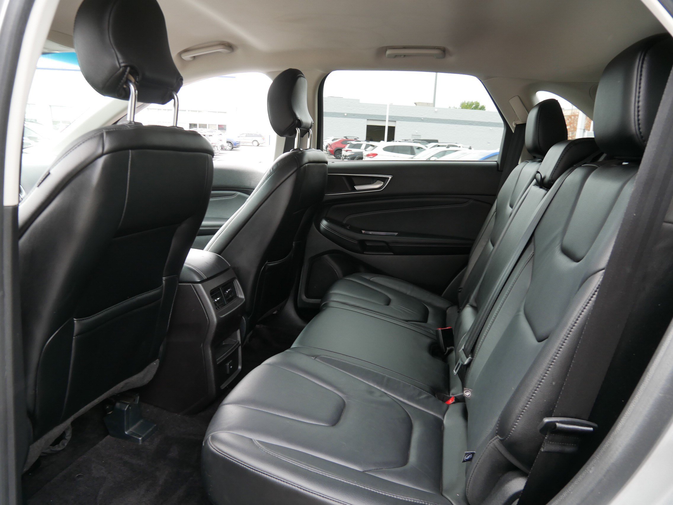 Used 2016 Ford Edge Titanium AWD/4WD image 23