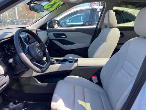 Used 2023 Nissan Rogue SL image 27