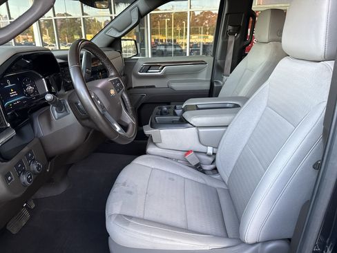 Used 2024 Chevrolet Silverado 1500 LT AWD/4WD image 19