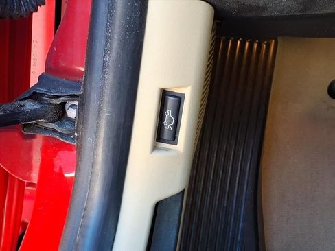 Used 2005 BMW Z4 2.5i image 29