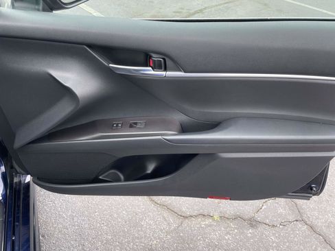 Used 2022 Toyota Camry SE w/ Convenience Package FWD image 40