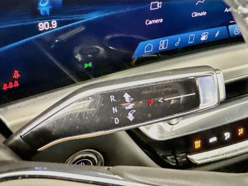 Used 2024 Cadillac Lyriq Sport RWD image 15