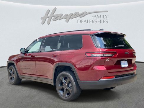 Used 2024 Jeep Grand Cherokee L Limited w/ Luxury Tech Group II RWD image 8