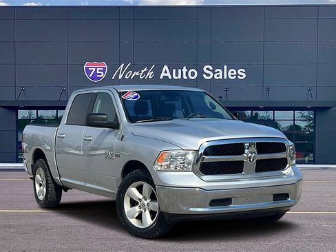 Used 2016 RAM 1500 Classic SLT image 1