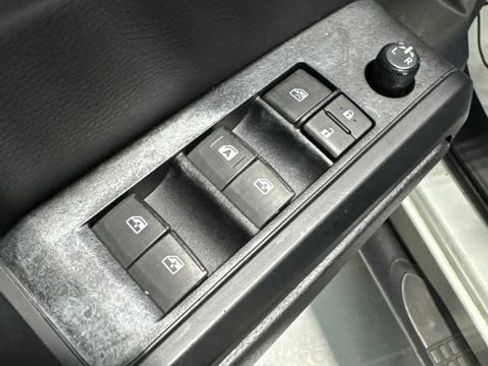 Used 2019 Toyota Tacoma SR w/ SR Convenience Package RWD image 14