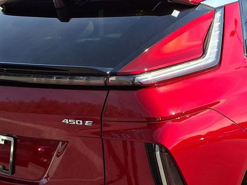 Used 2024 Cadillac Lyriq Luxury image 12