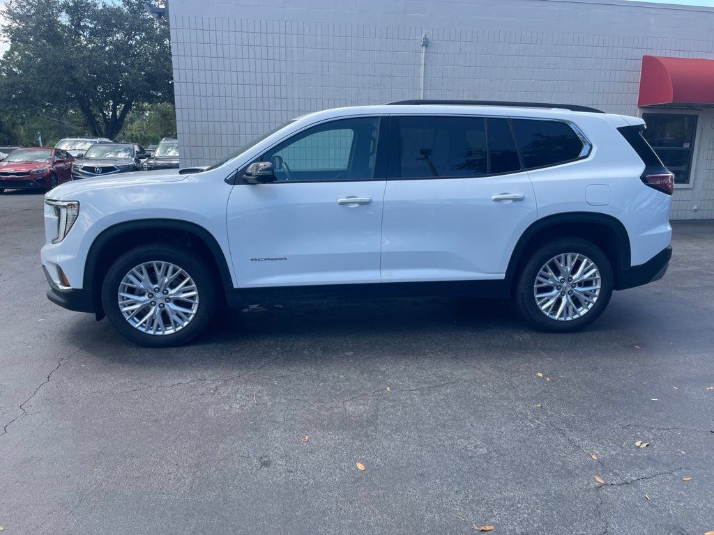 Used 2026 GMC Acadia Elevation w/ Elevation Premium Package FWD image 2